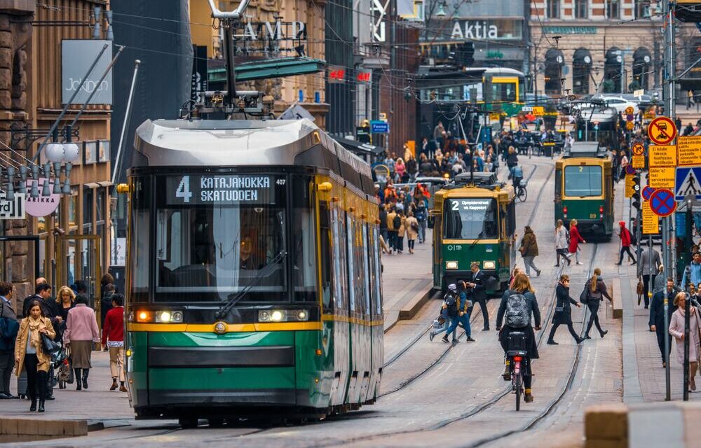 Mitä liikennesäännöt sanovat raitiovaunuista risteyksessä?